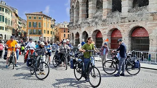 Die Landpartie: Vom Gardasee zur Biennale Venedig